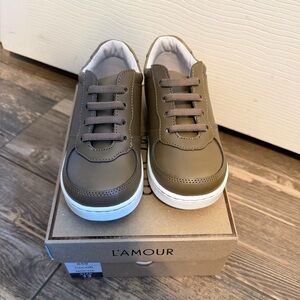 L'Amour Classic Lace-Up Sneakers